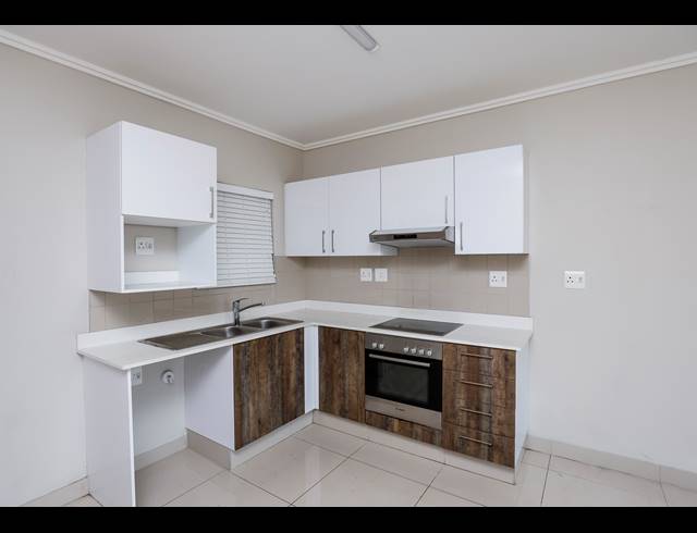 2 BEDROOM APARTMENT FOR SALE IN UMHLANGA CENTRAL
